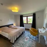 Appartement 4 Wohnung, 6 Bed, Kueche, Waschmaschine, Wlan, Garden, Free Parking Tacherting