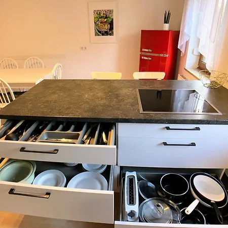 Daire 4 Wohnung, 6 Bed, Kueche, Waschmaschine, Wlan, Klima, Garden, Free Parking Tacherting