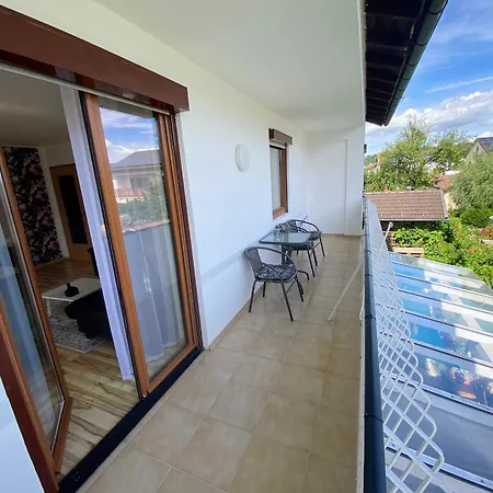 4 Wohnung, 6 Bed, Kueche, Waschmaschine, Wlan, Klima, Garden, Free Parking Tacherting